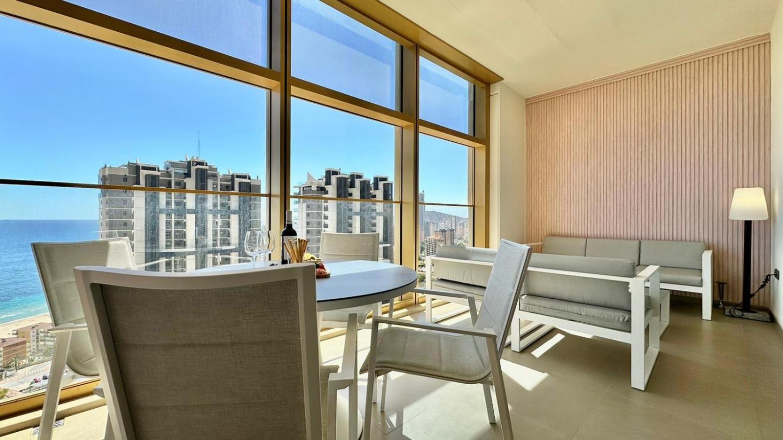 Intempo Residence By Leo Apartments Бенидорм Экстерьер фото