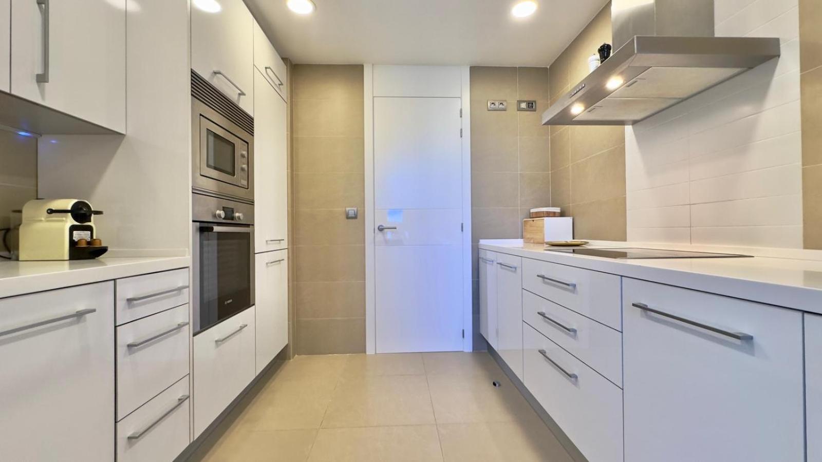 Intempo Residence By Leo Apartments Бенидорм Номер фото